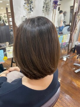 美容室 メザミー MESAMIES 結べるボブ髪質改善×襟足スッキリ大人キレイなショートボブ