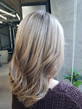 ラフランクリー(la frankly) ウェーブヘア/シアベージュ/バングカラー/シースルーバング