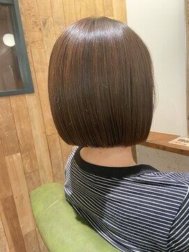 ムーン(moon) #外ハネボブ #ペールベージュ #セクションカラー