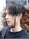 センターパートツイストスパイラルパーマメンズ波巻きパーマ