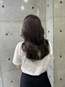 ニーゼロゼロナナ(2007) グレージュ