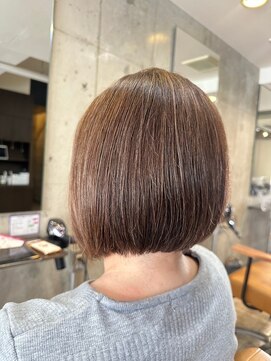 ヘアーアンドメイク ファット(Hair&Make PHAT) 大人可愛い前下がりボブ透明感ハイライト切りっぱなしスタイル