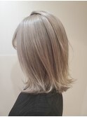 20代30代40代/ホワイトベージュ/外ハネミディアムボブ