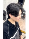 黒髪センターパートウルフ