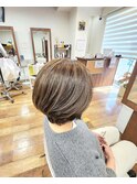 ハイライトカラー、ショートボブ