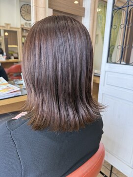 フェルーナ(FeRuna) 伸ばしかけ外ハネスタイル