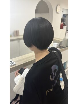 ヨーロ(yolo) まとまりのあるショートカット