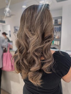 エアー 大阪(AIR) 【AIR大阪】山本莉子 バレイヤージュプラチナベージュ