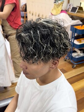 イエローコーン 金沢文庫店(YELLOW CORN) メンズメッシュパーマ/メッシュパーマ/ツイスパスパイラル