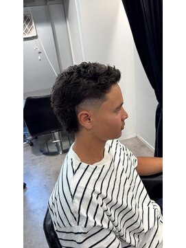 イントロバイフィーネ 渋谷(INTRO . by Fi-Ne) バーバーマレットカーリースタイル/渋谷