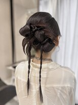 アンベリールフルー(EMBELLIR fleur)&nbsp;結婚ヘアセット｜お呼ばれヘアセット｜水引き風カチモリヘア