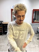 金髪スパイキーショート