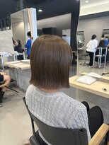 フレーム スクエア&nbsp;ナチュラルな質感のぱつっとボブ