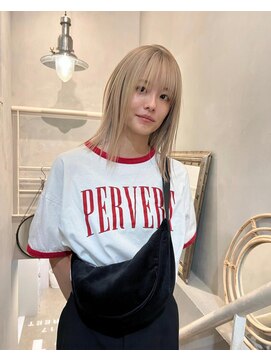 ジーナ(XENA) ミルクティーベージュ×ミディアムヘア×渋谷