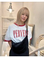 ジーナ(XENA) ミルクティーベージュ×ミディアムヘア×渋谷