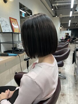 コワファーストナガサキシャンプーボーイ(COIFF1RST NAGASAKI SHAMPOO BOY) 大人可愛い20代30代40代黒髪前下がりショートボブ丸みショート◎