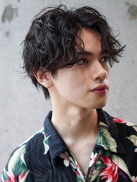 ライラ(Lyla) 夏のウェービースパイラル　センターパートウルフ