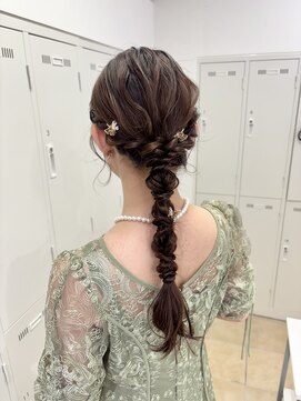 アッシュ 下北沢店(Ash) 一本の編み下ろしヘアアレンジ