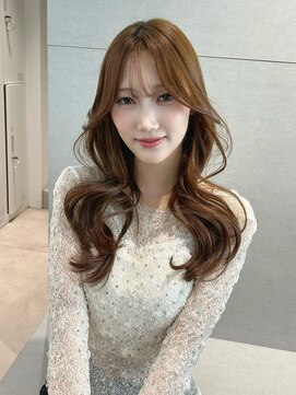 トリッカバルコニー ハヤマ(tricca Balcony Hayama) ロングレイヤー/韓国ヘア/くびれ巻き/ブラウンカラー/透明感