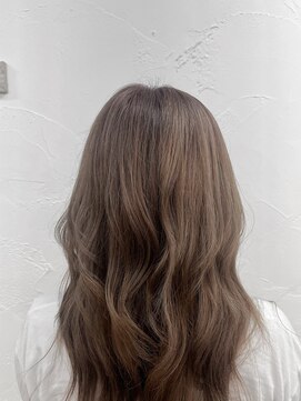 エルズ 大宮店(ailes) ブリーチ1~2回!!ミルクティーベージュ