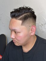 クオンヒール 淀屋橋店(QUON HEAL)&nbsp;サイドパートパーマ/スキンフェード△