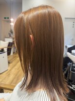 ルミア(Rumia) ナチュラル艶ストレートミディ