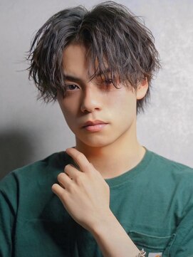 MEN'S HAIR BLEACHi 岐阜柳津店【メンズ ヘア ブリーチ】【4月29日オープン（予定）】 【BLEACHi】ツイストスパイラルセンターパート