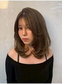 透明感カーキベージュ/レイヤーカット/ハッシュカット