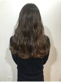 ナチュラルグラデーションアッシュベージュ×ゆるふわロング