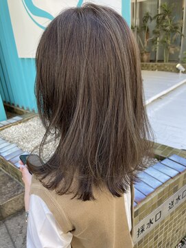 ヘアーメイクオズ(hair make O/S) 《kaito》ミディアム 切りっぱなしボブ × 透明感グレージュ ☆