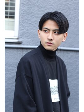 ブークル(boucle) カットラインを出したサイドパートスタイル