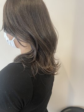 クム(QUMU) くびれレイヤー×シアーグレー