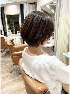 マカナ(makana) シンプルショートボブ