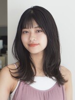 ガーデンヨコハマエスト(GARDEN YOKOHAMA est)&nbsp;ミディアムレイヤー　セミディ　シアーカラー　暗髪　くびれ