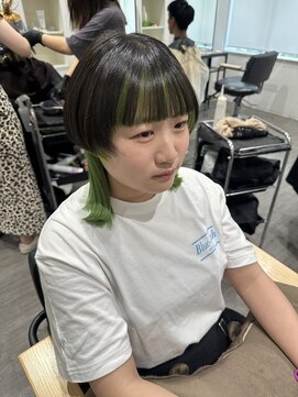 ココット 京橋店(cocotte) 艶髪インナー黄緑カラー