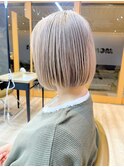 【morio成増 セリザワ】ぱっつんボブ ベージュ ブリーチカラー