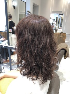 ネオリーブギンザ 銀座店(Neolive GINZA) ピンクブラウンカラー　ミディアムレイヤーパーマ　(銀座)