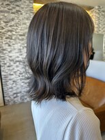 イスコ(ISCO)&nbsp;グレージュ/暗め透明感