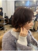 ３０代から６０代に人気。ニュアンスパーマにカジュアルボブ