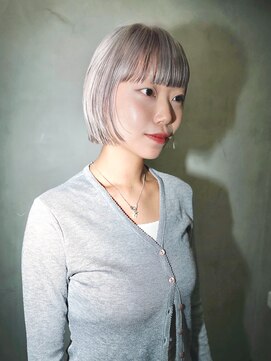 トゥコ(tuco) ボブ　ホワイトシルバー　ローライト　デザインカラー