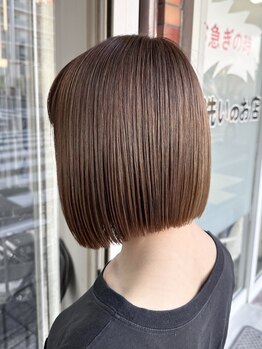 ニューモナの写真/ツヤ感・透明感のあるカラーが人気☆ハイライトやローライトで立体感のあるスタイルを手に入れて♪