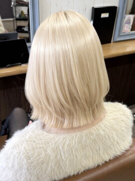 シェノン(CHAINON) White blond