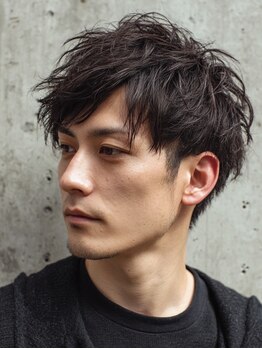 ロックス ヘアー ギャラリー(Rocks hair gallery)の写真/神田駅1分!忙しいビジネスマンも21:00まで営業で似合うヘアスタイルへ変身★