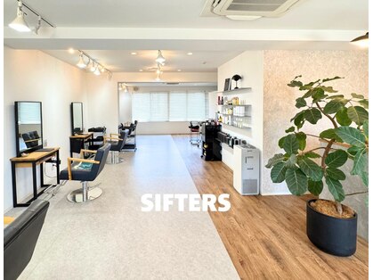 シフターズ(SIFTERS)の写真