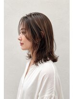 ベルス(bellus)&nbsp;大人かわいい細めハイライト×外ハネミディアム