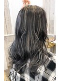グレージュカラー×コントラストハイライト