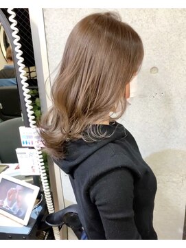 リコバイアフロート(riko by afloat) ミディアムレイヤーカット小顔ひし形シルエット【riko立野】