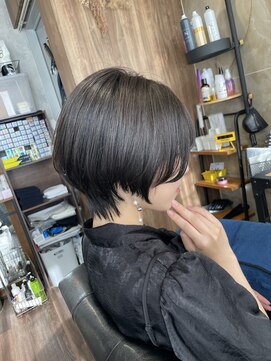 ラル(Lull) ハンサムショート×アッシュ/アルカリ酸熱トリートメント/個室