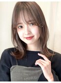 くびレイヤーミディアム 外ハネ 髪質改善 フォギーベージュ