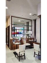 丁寧なカウンセリングでお客様一人ひとりの髪質を見極め最善のご提案をさせていただいております。